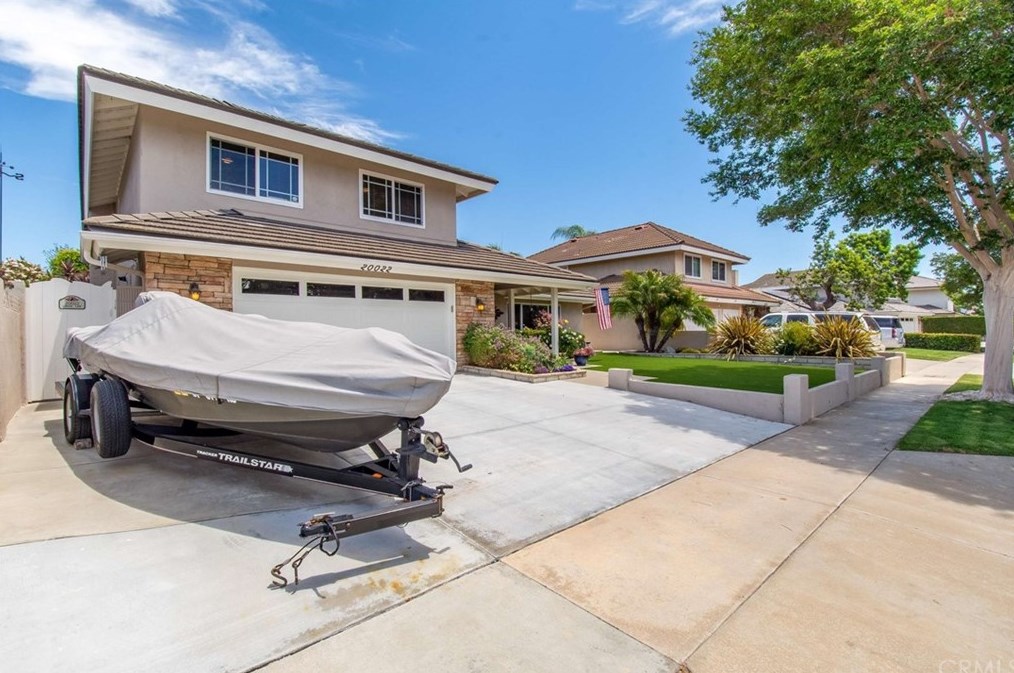 20022 Lawson Ln, Huntington Beach, CA 92646-4921