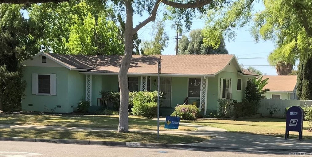 2304 Dudley St, Pasadena, CA 91104-3417