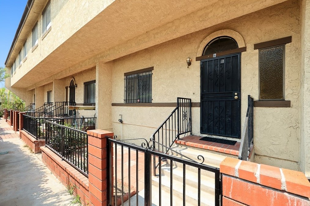 517 Alhambra Ave, Monterey Park, CA 91755-1387