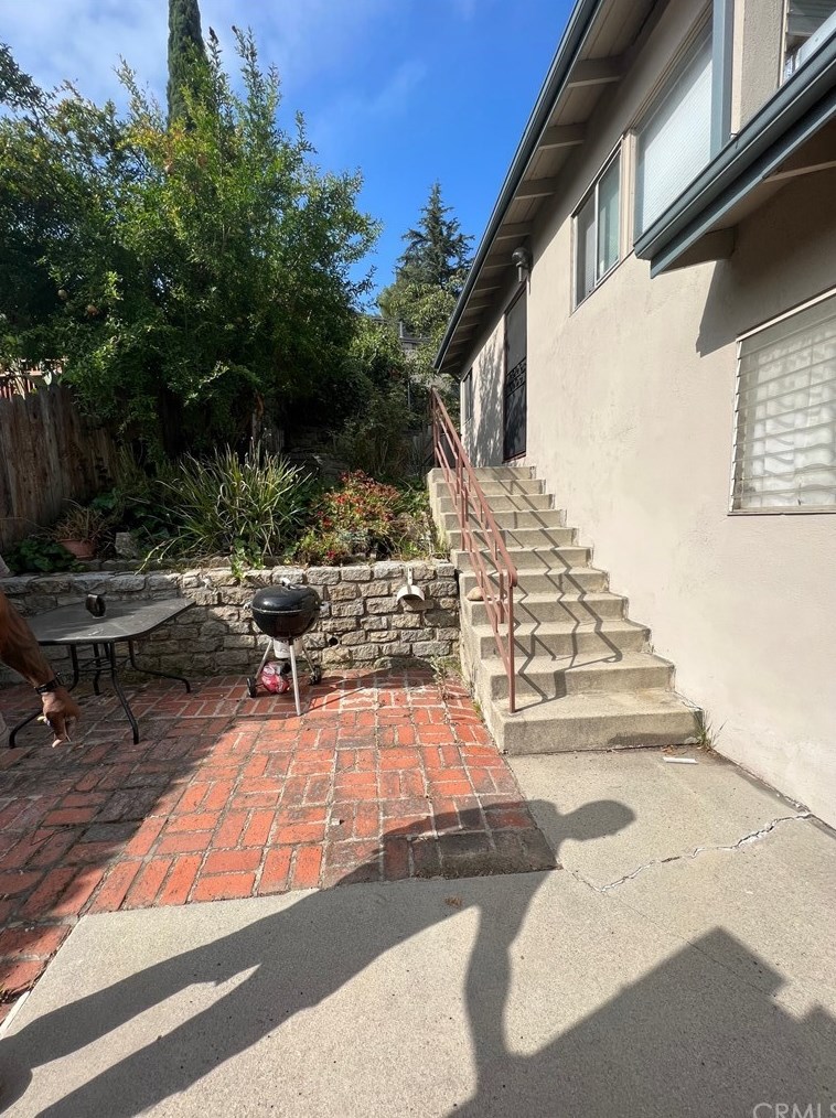 1135 El Paso Dr, Los Angeles, CA 90065-4225
