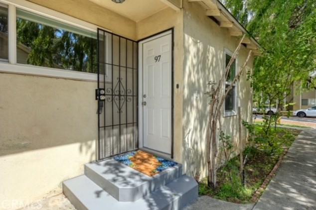97 Grand Oaks Ave, Pasadena CA  91107-3613 exterior