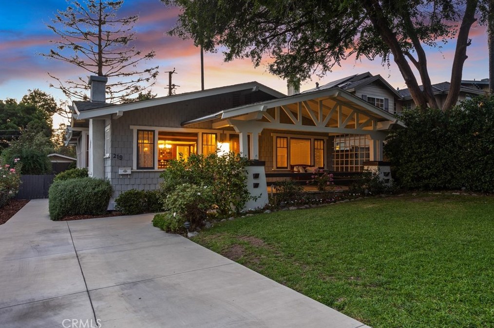 219 Ivy Ave, Monrovia, CA 91016-2221