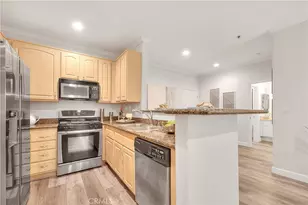 300 N El Molino Ave, Pasadena, CA 91101 - Photo 8