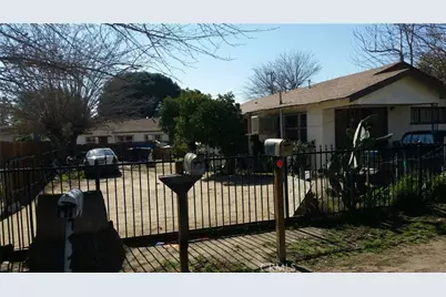 1917 Pacific Street, Bakersfield, CA 93305 - Photo 2