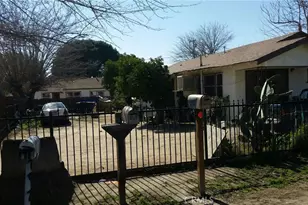 1917 Pacific St, Bakersfield, CA 93305 - Photo 2