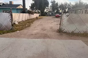 2117 Kentucky St, Bakersfield, CA 93305 - Photo 2