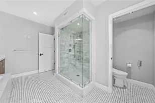 823 S Bundy Dr, Los Angeles, CA 90049 - Photo 30