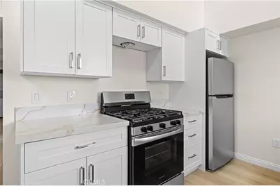 1818 S Norton Avenue #401, Los Angeles, CA 90018 - Photo 8
