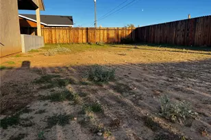 8560 Lime Ave, California City, CA 93505 - Photo 12