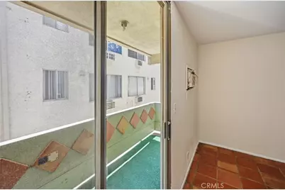 425 S Kenmore #206, Los Angeles, CA 90020 - Photo 8