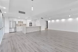 10790 Wilshire Blvd, Los Angeles, CA 90024 - Photo 18