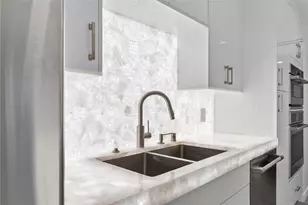 10790 Wilshire Blvd, Los Angeles, CA 90024 - Photo 8