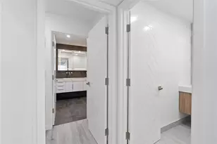 10790 Wilshire Blvd, Los Angeles, CA 90024 - Photo 30