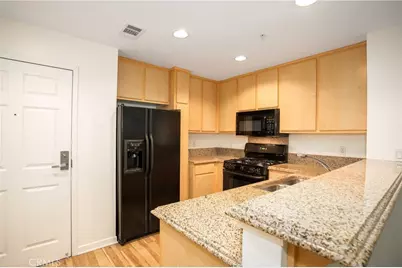 160 S Hudson Avenue #303, Pasadena, CA 91101 - Photo 4