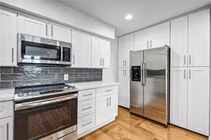 18324 Clark St, Tarzana, CA 91356 - Photo 10