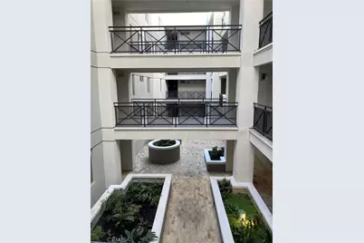 712 E Walnut #306, Pasadena, CA 91101 - Photo 2