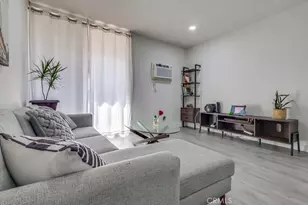 425 S Kenmore Ave Ave, Los Angeles, CA 90020 - Photo 2