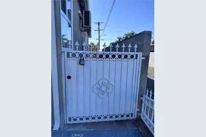 1001 S Eucalyptus Avenue, Inglewood, CA 90301 - Photo 2