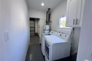 1001 S Eucalyptus Ave, Inglewood, CA 90301 - Photo 12