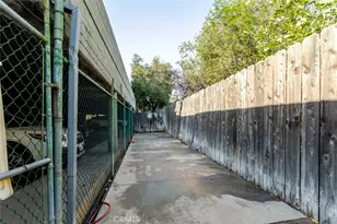 5460 White Oak, Encino, CA 91316 - Photo 32
