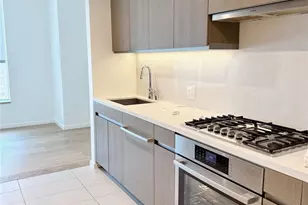 889 Francisco, Los Angeles, CA 90017 - Photo 1