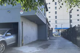 121 S Oxford, Los Angeles, CA 90004 - Photo 2