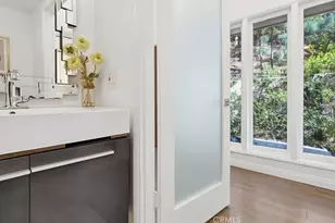 9499 Cherokee, Beverly Hills, CA 90210 - Photo 12