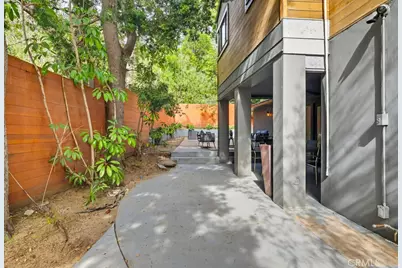 9499 Cherokee, Beverly Hills, CA 90210 - Photo 58