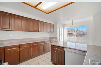 15231 San Jose Drive, Victorville, CA 92394 - Photo 10