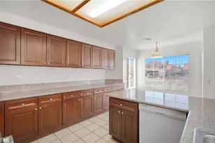 15231 San Jose Dr, Victorville, CA 92394 - Photo 10