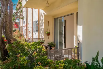 1633 E 1st Street #1, Long Beach, CA 90802 - Photo 2