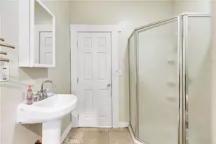 1562 N Lake Ave, Pasadena, CA 91104 - Photo 22