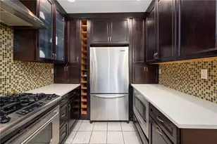 520 S Barrington Ave, Los Angeles, CA 90049 - Photo 20