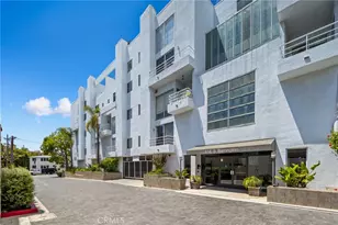520 S Barrington Ave, Los Angeles, CA 90049 - Photo 2