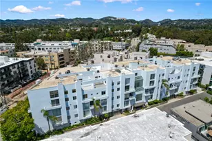 520 S Barrington Ave, Los Angeles, CA 90049 - Photo 40