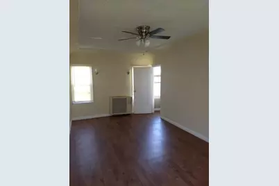 125 W 46th Street, Los Angeles, CA 90037 - Photo 16