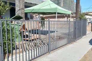 125 W 46th St, Los Angeles, CA 90037 - Photo 2