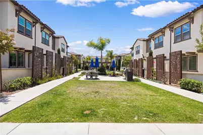 10301 Triple Crown Lane, Cypress, CA 90720 - Photo 40
