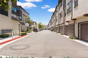 10301 Triple Crown Ln, Cypress, CA 90720 - Photo 32