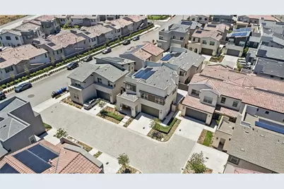 15964 Caterpillar, Fontana, CA 92336 - Photo 4