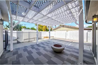 7426 Leescott Avenue, Lake Balboa, CA 91406 - Photo 16