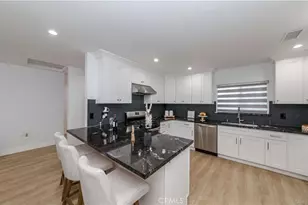 7426 Leescott Ave, Lake Balboa, CA 91406 - Photo 18
