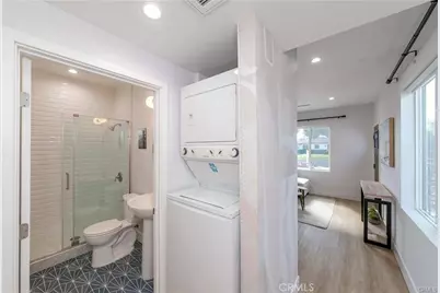 7426 Leescott Avenue, Lake Balboa, CA 91406 - Photo 14