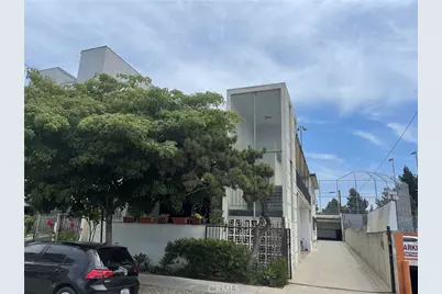 978 S Ardmore Avenue, Los Angeles, CA 90006 - Photo 1