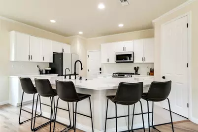 5351 Mazzulli Court, Fontana, CA 92336 - Photo 8