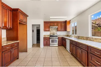 11320 Laureen Court, Fontana, CA 92337 - Photo 8