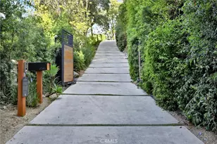 2341 Zorada Ct, Los Angeles, CA 90046 - Photo 2
