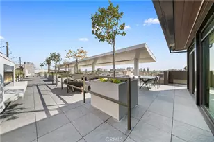 709 E Walnut Street, Pasadena, CA 91101 - Photo 16