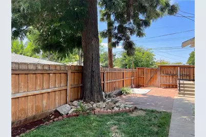 240 N Shamrock Avenue, Monrovia, CA 91016 - Photo 16