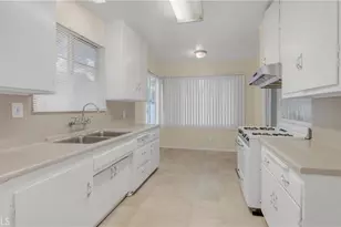 154 S Lima St, Sierra Madre, CA 91024 - Photo 10